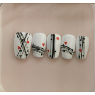 Press-on nails blanc & noir – Cœurs rouges – Design graphique romantique – MyWorldByEnz