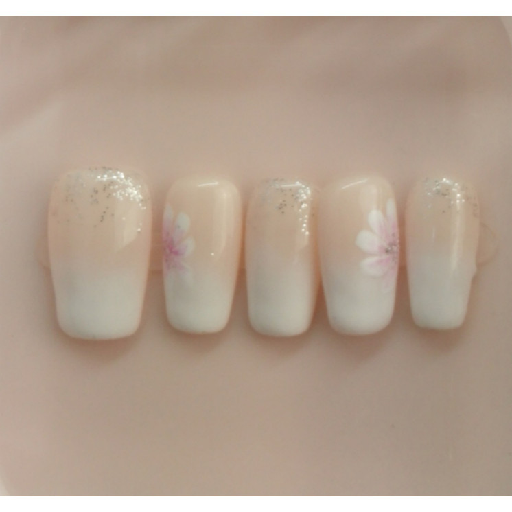 Press-on nails baby-boomer fleurs pastel – Nude & blanc – MyWorldByEnz
