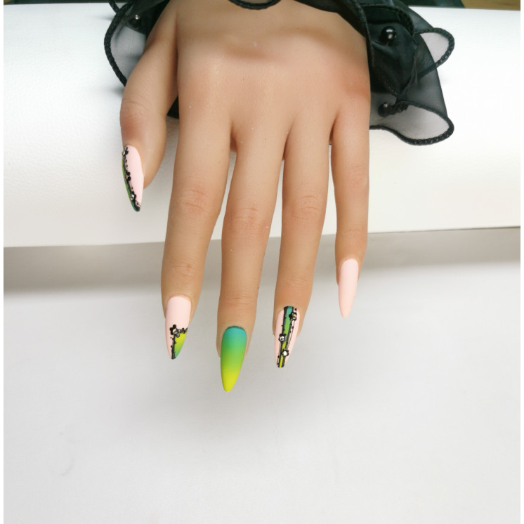 PRESS ON NAILS: PASTEL