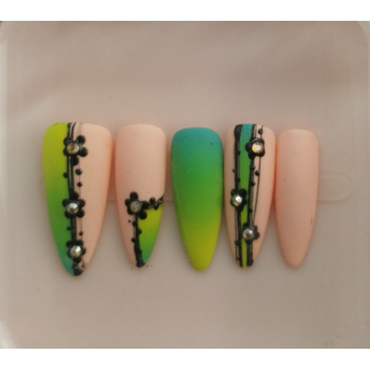 Press-on nails nude & dégradé vert–jaune – Fleurs noires & strass – MyWorldByEnz