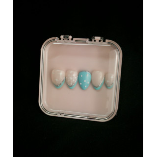 Press-on nails bleu givré & argent – Flocon & étoiles – Faits main – MyWorldByEnz