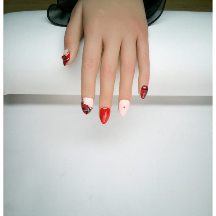 Press-on nails tartan rouge & nude – Strass dorés – Faits main – MyWorldByEnz