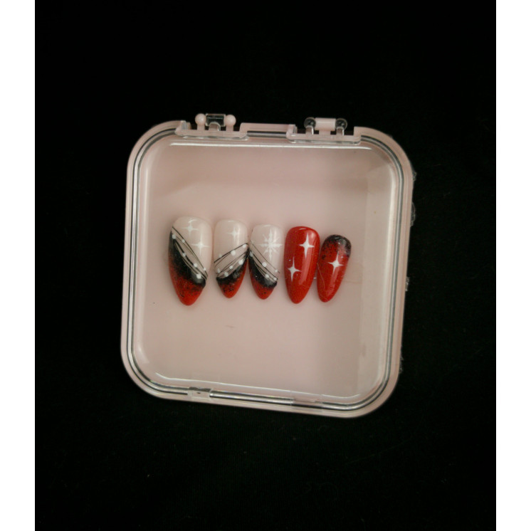 Press-on nails rouge & noir – Étoiles & flocon – Faits main – MyWorldByEnz