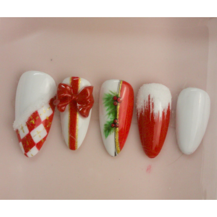 PRESS ON NAILS: NOEL ELEGENT