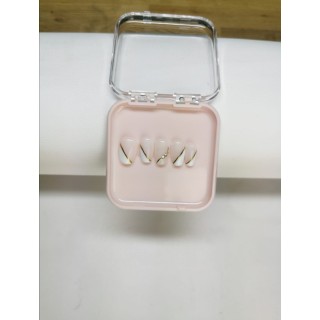 Press-on nails nude & blanc – Liseré doré chic – MyWorldByEnz