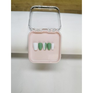 Press-on nails vert sauge & blanc – Effet tricot hiver – MyWorldByEnz